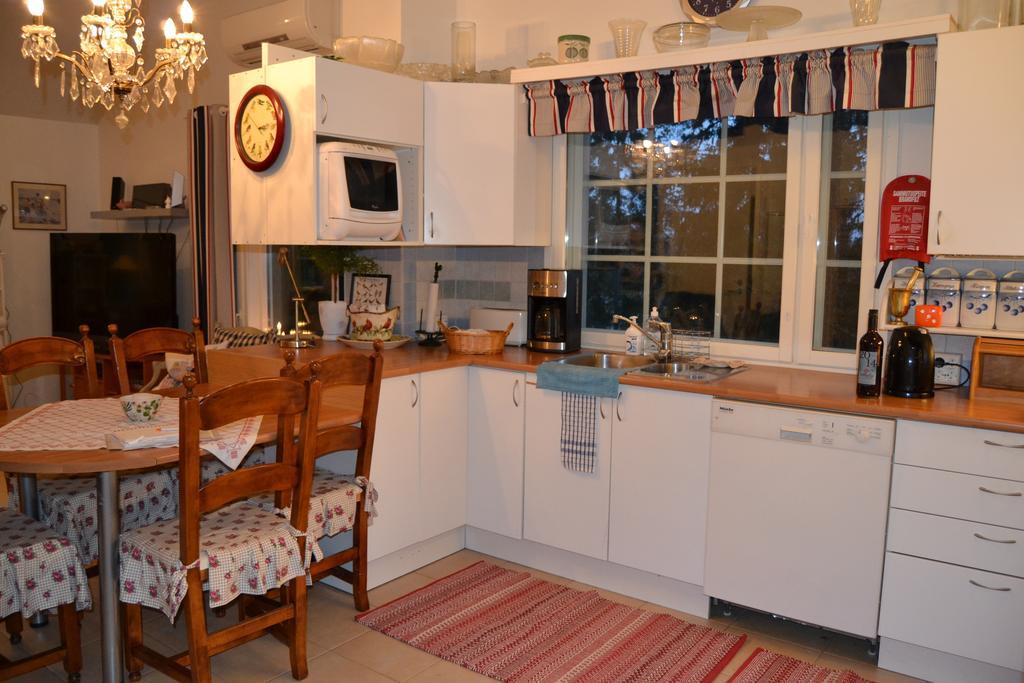 Villa Linnunlaulu Loparo Room photo